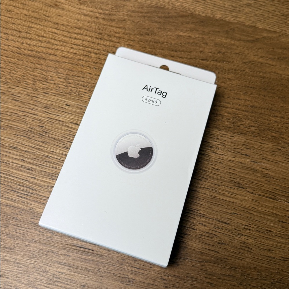 Apple AirTag Set of 4 in White Box